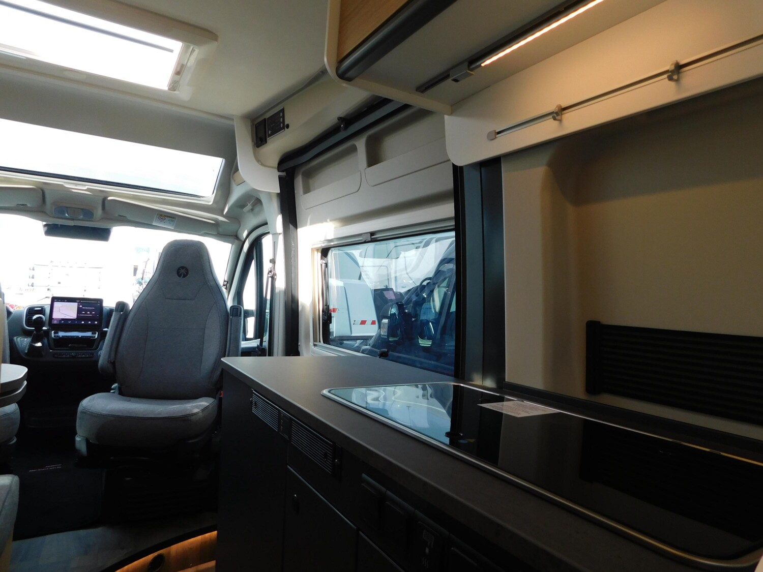 Sunlight Cliff X 600 Verfügbar ab November 2026 - Bild 11