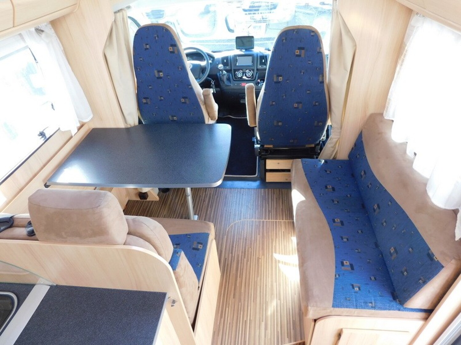 Sunlight T 64 Markise, RFK, Fahrradträger - Sunlight Reisemobil 2012 - Bild 14 Sunlight T 64 Markise, RFK, Fahrradträger - Bild 14