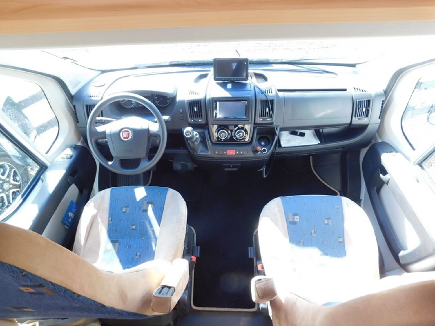 Sunlight T 64 Markise, RFK, Fahrradträger - Sunlight Reisemobil 2012 - Bild 5 Sunlight T 64 Markise, RFK, Fahrradträger - Bild 5