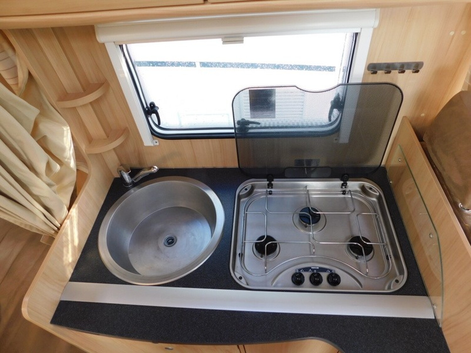 Sunlight T 64 Markise, RFK, Fahrradträger - Sunlight Reisemobil 2012 - Bild 9 Sunlight T 64 Markise, RFK, Fahrradträger - Bild 9