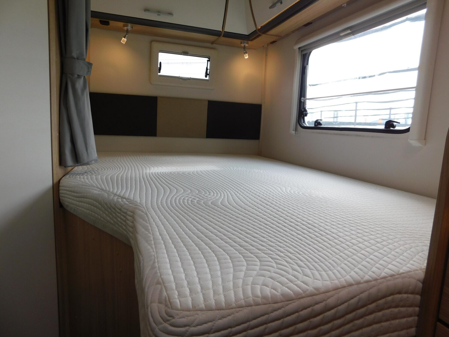 Sunlight T 64 Hubbett, Solar, Wechselrichter, SAT, Klima - Bild 16