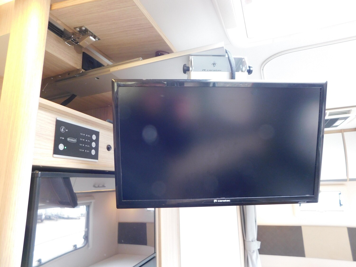 Sunlight T 64 Hubbett, Solar, Wechselrichter, SAT, Klima - Bild 19