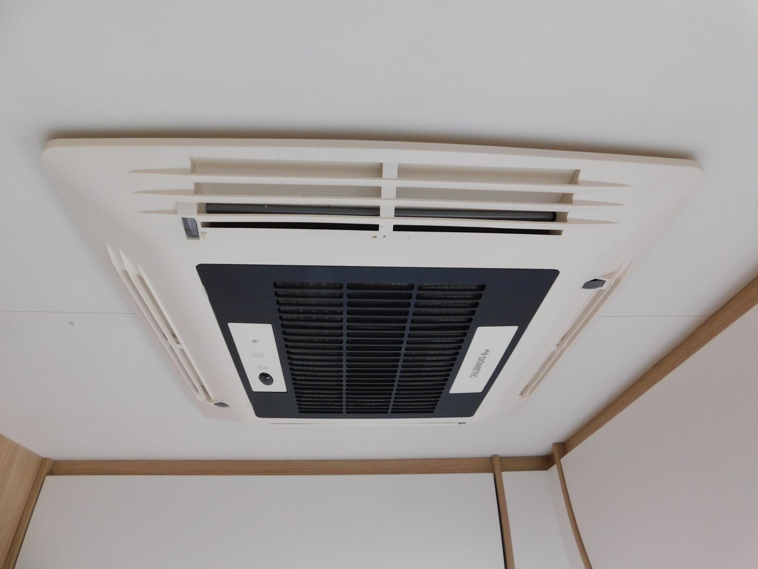 Sunlight T 64 Hubbett, Solar, Wechselrichter, SAT, Klima - Bild 20