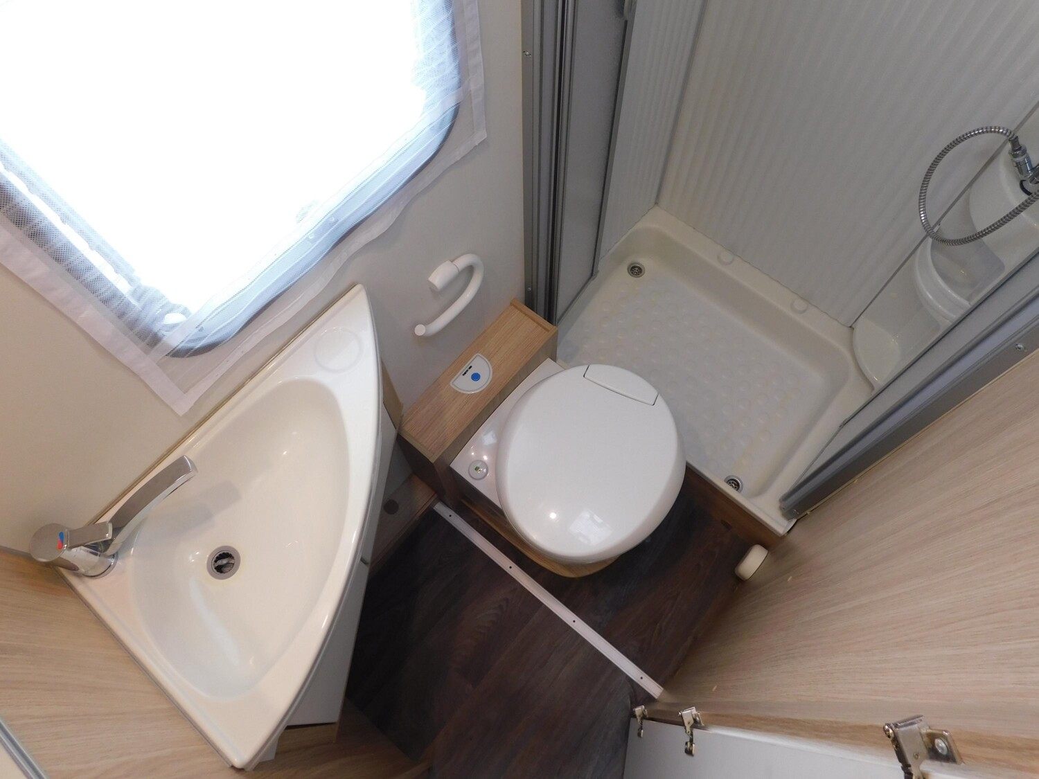 Sunlight T 64 Hubbett, Solar, Wechselrichter, SAT, Klima - Bild 23