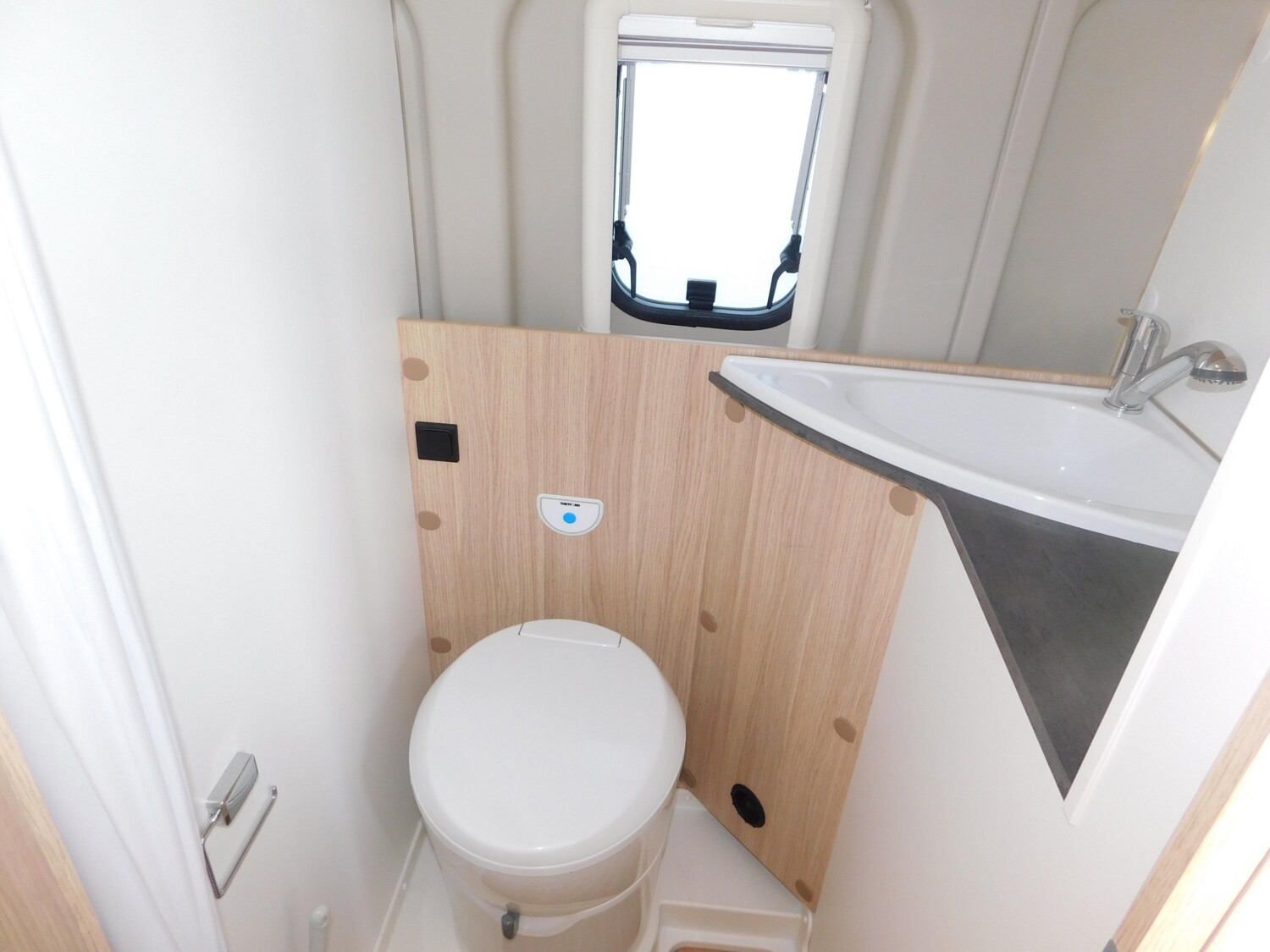 Sunlight Cliff XV 640 Solar,AHK,Klima,SAT,Alarmanlage - Bild 15