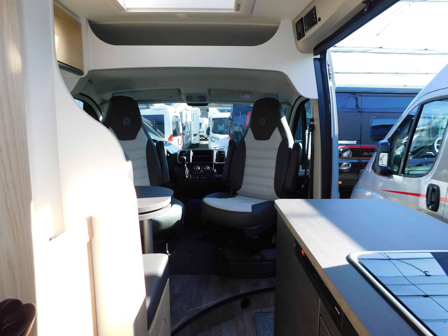 Sunlight Adventure Cliff 640 Navi+RFK, AHK, Dieselheizung - Bild 12