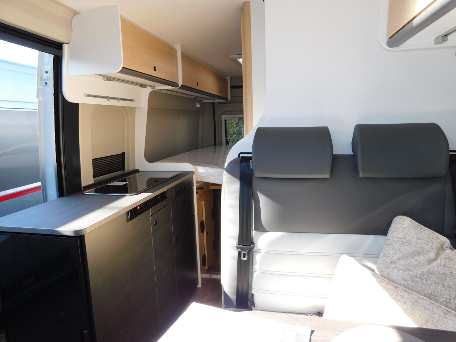 Sunlight Adventure Cliff 640 Navi+RFK, AHK, Dieselheizung - Bild 7