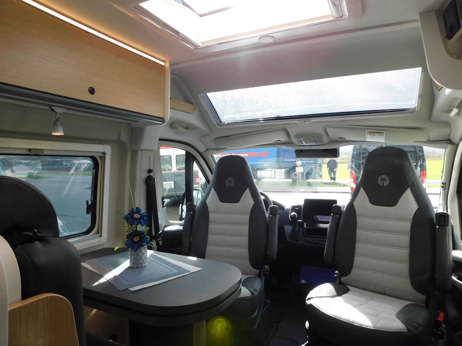 Sunlight Cliff X 640 ACC, Combi4D, Digital-Pkt, 8G-Autom. - Sunlight Reisemobil 2026 - Bild 14 Sunlight Cliff X 640 ACC, Combi4D, Digital-Pkt, 8G-Autom. - Bild 14