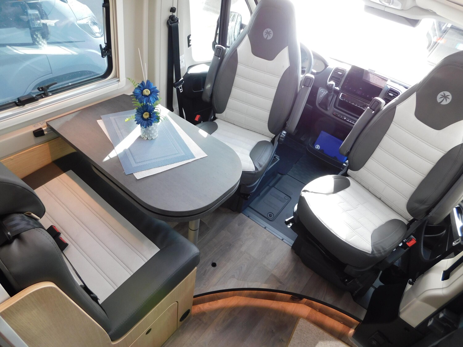 Sunlight Cliff X 640 ACC, Combi4D, Digital-Pkt, 8G-Autom. - Sunlight Reisemobil 2026 - Bild 15 Sunlight Cliff X 640 ACC, Combi4D, Digital-Pkt, 8G-Autom. - Bild 15