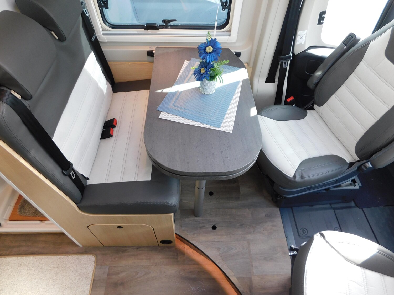 Sunlight Cliff X 640 ACC, Combi4D, Digital-Pkt, 8G-Autom. - Sunlight Reisemobil 2026 - Bild 16 Sunlight Cliff X 640 ACC, Combi4D, Digital-Pkt, 8G-Autom. - Bild 16