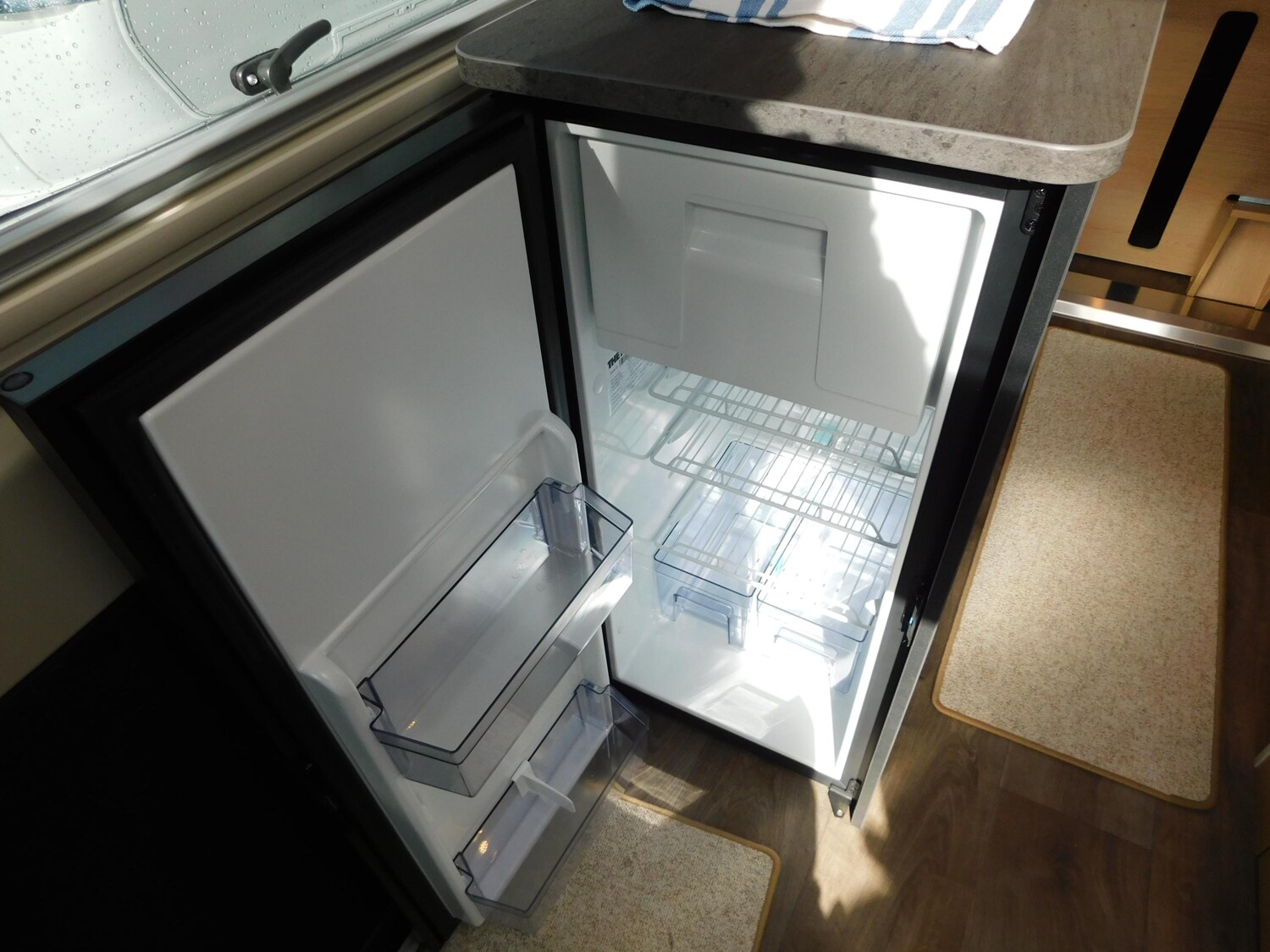 Sunlight Cliff X 640 ACC, Combi4D, Digital-Pkt, 8G-Autom. - Sunlight Reisemobil 2026 - Bild 17 Sunlight Cliff X 640 ACC, Combi4D, Digital-Pkt, 8G-Autom. - Bild 17