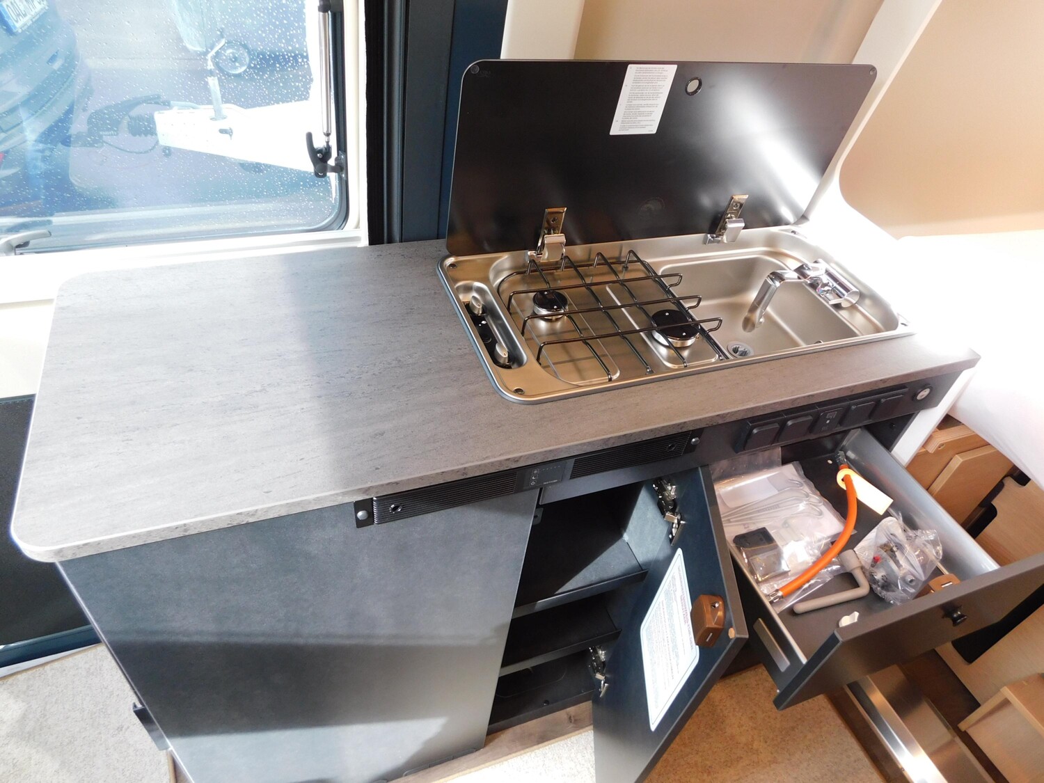 Sunlight Cliff X 640 ACC, Combi4D, Digital-Pkt, 8G-Autom. - Sunlight Reisemobil 2026 - Bild 18 Sunlight Cliff X 640 ACC, Combi4D, Digital-Pkt, 8G-Autom. - Bild 18