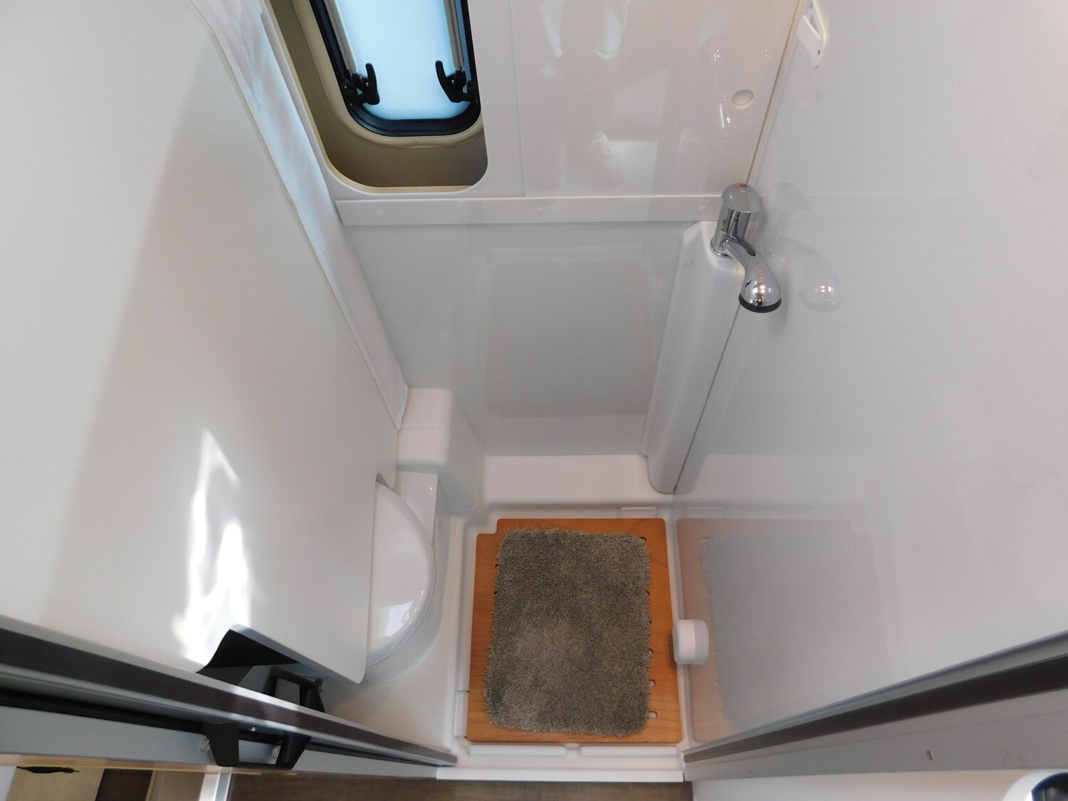 Sunlight Cliff X 640 ACC, Combi4D, Digital-Pkt, 8G-Autom. - Sunlight Reisemobil 2026 - Bild 23 Sunlight Cliff X 640 ACC, Combi4D, Digital-Pkt, 8G-Autom. - Bild 23