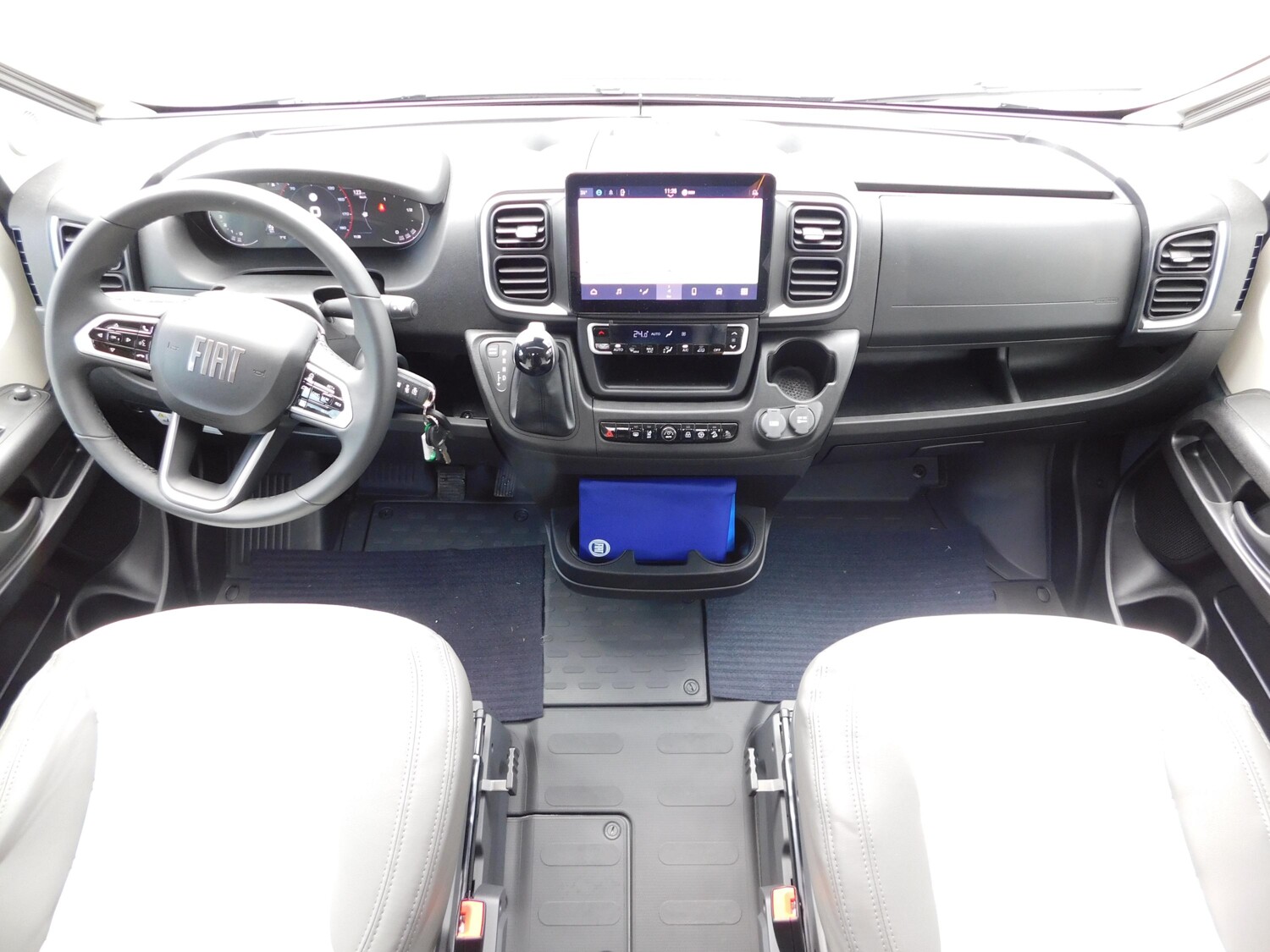 Sunlight Cliff X 640 ACC, Combi4D, Digital-Pkt, 8G-Autom. - Sunlight Reisemobil 2026 - Bild 9 Sunlight Cliff X 640 ACC, Combi4D, Digital-Pkt, 8G-Autom. - Bild 9