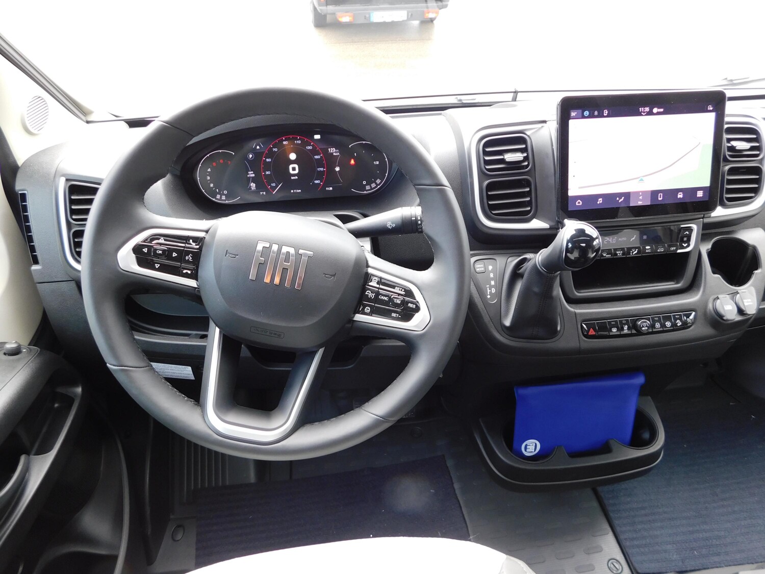 Sunlight Cliff X 640 ACC, Combi4D, Digital-Pkt, 8G-Autom. - Sunlight Reisemobil 2026 - Bild 10 Sunlight Cliff X 640 ACC, Combi4D, Digital-Pkt, 8G-Autom. - Bild 10