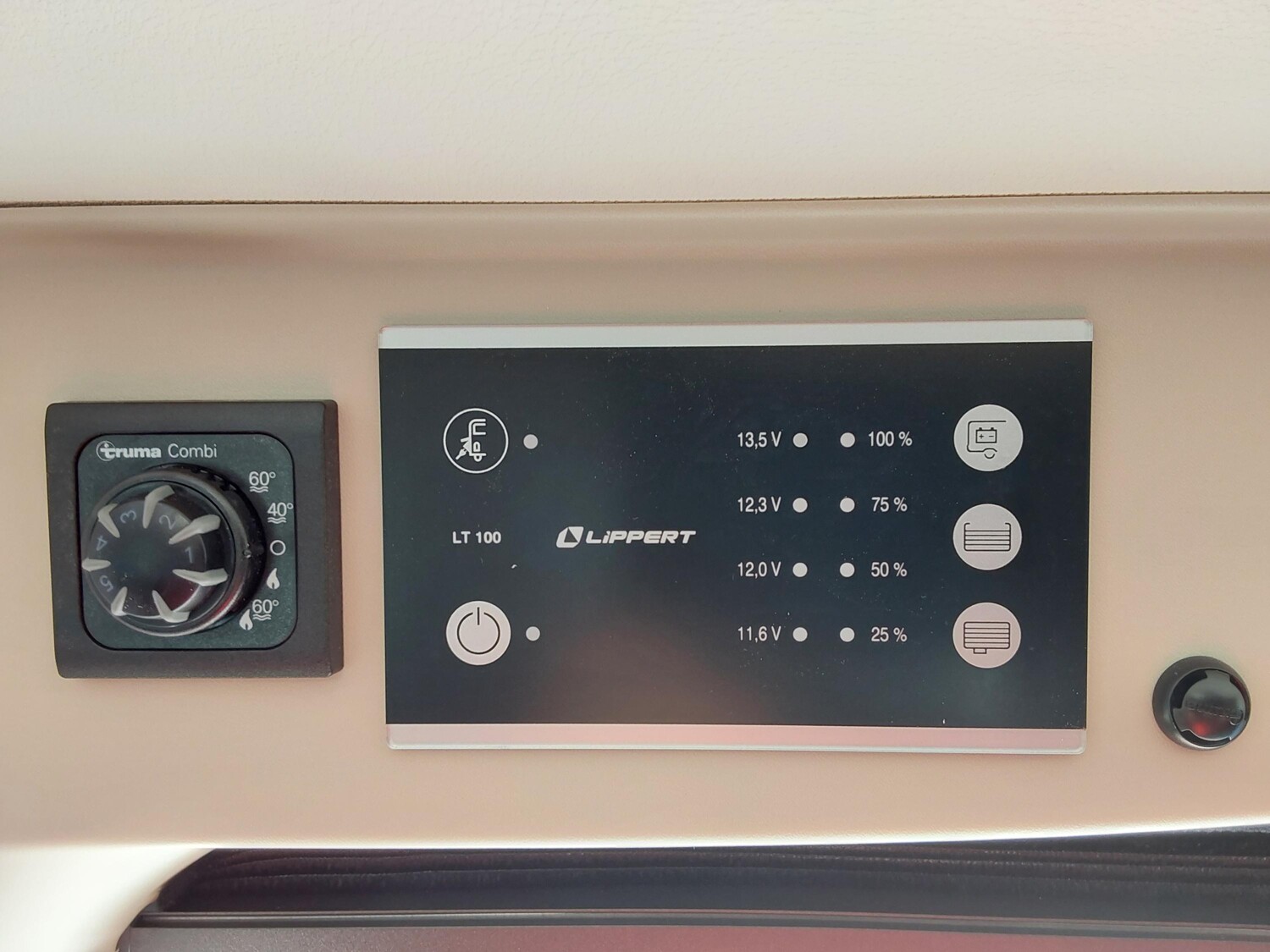 Sunlight Cliff X 640 Automatik + Schwenkbad + Skyroof - Bild 20