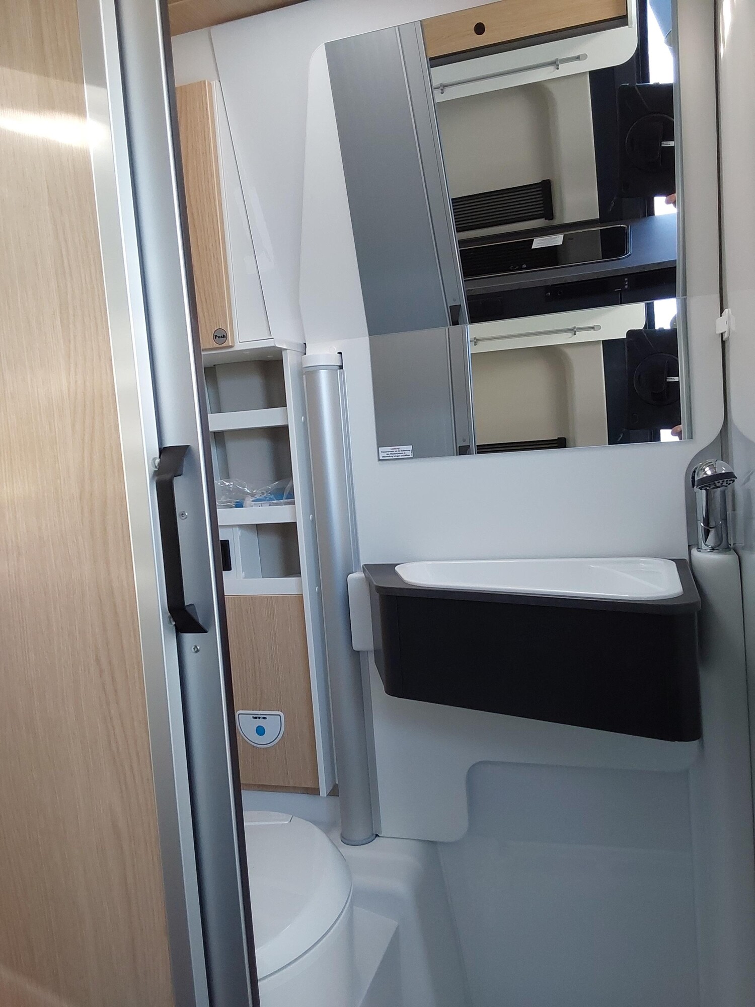 Sunlight Cliff X 640 Automatik + Schwenkbad + Skyroof - Bild 10