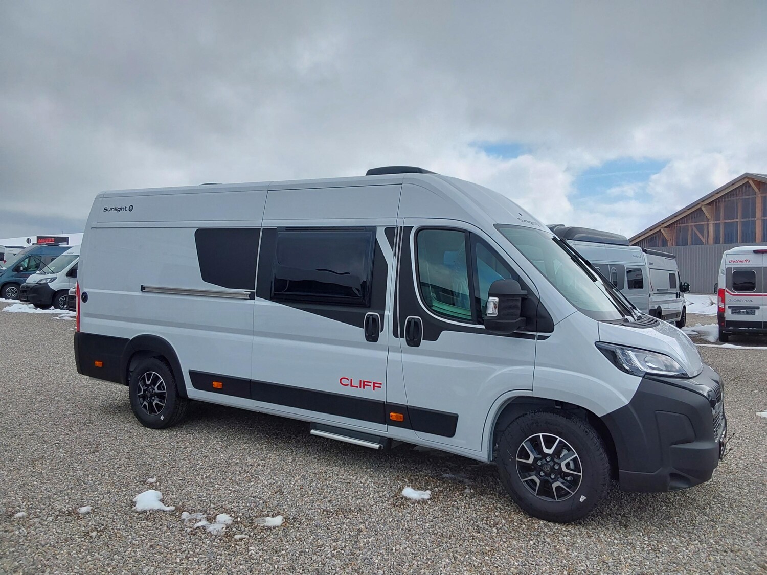 Sunlight Cliff 640 Peugeot