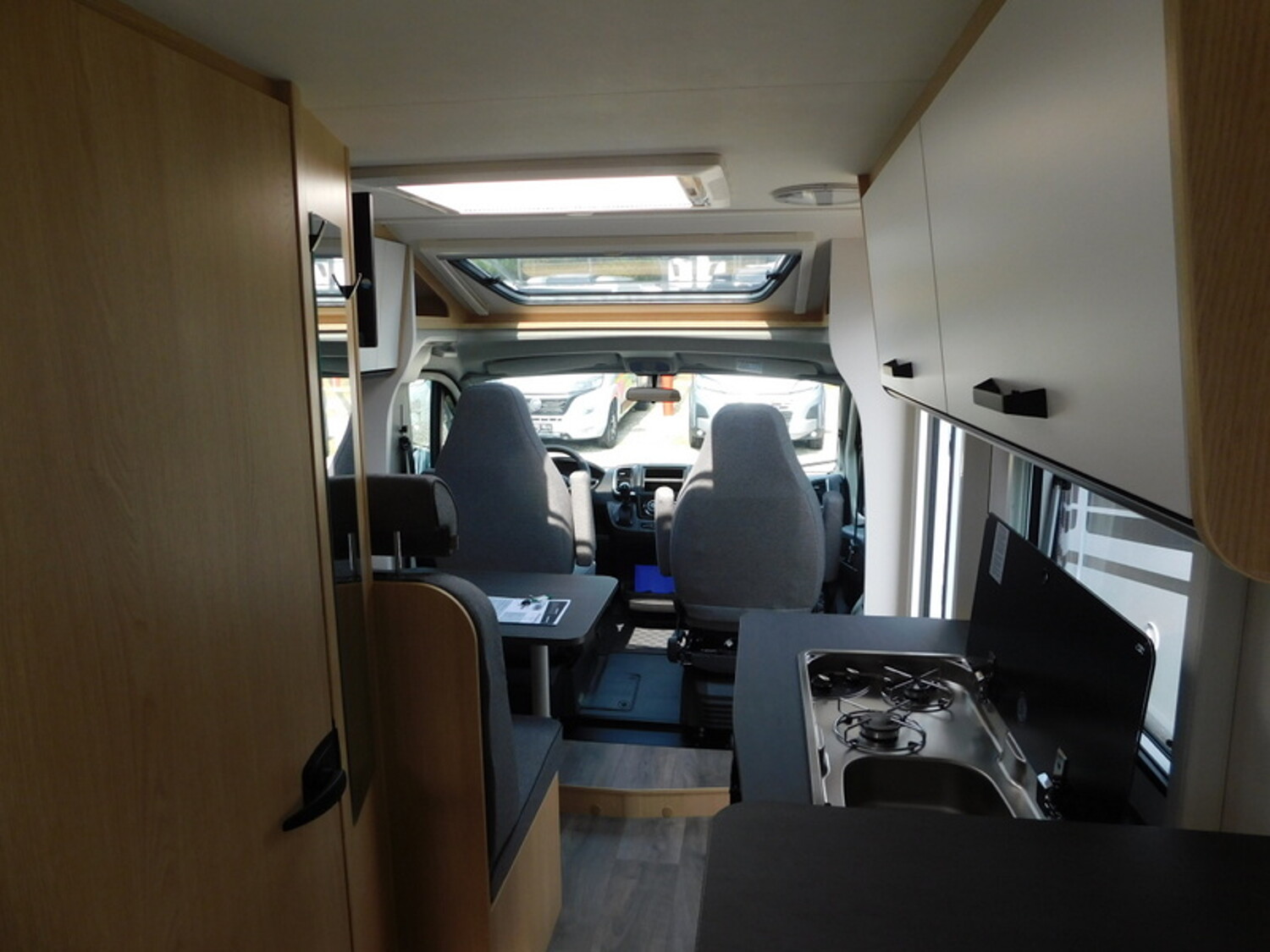 Sunlight Adventure V 66 IC-Line Automatik, el. Handbremse - Bild 18