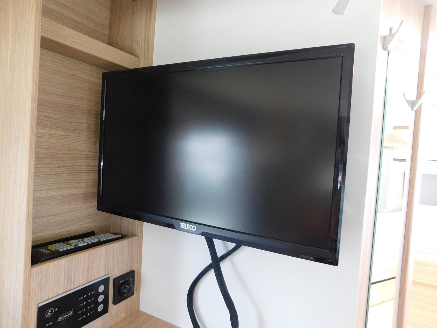 Sunlight T 67 S 9G-Automatik, SAT+TV, Navi+RFK, Hubbett - Bild 13