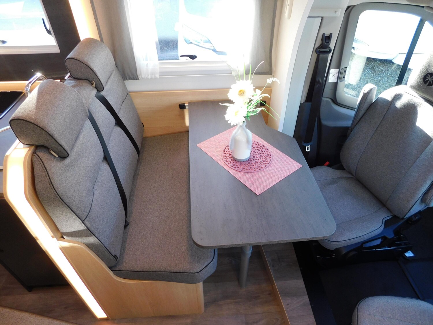 Sunlight Adventure T Ford 670S 12-Zoll-Navi, ACC, Hubbett - Bild 12