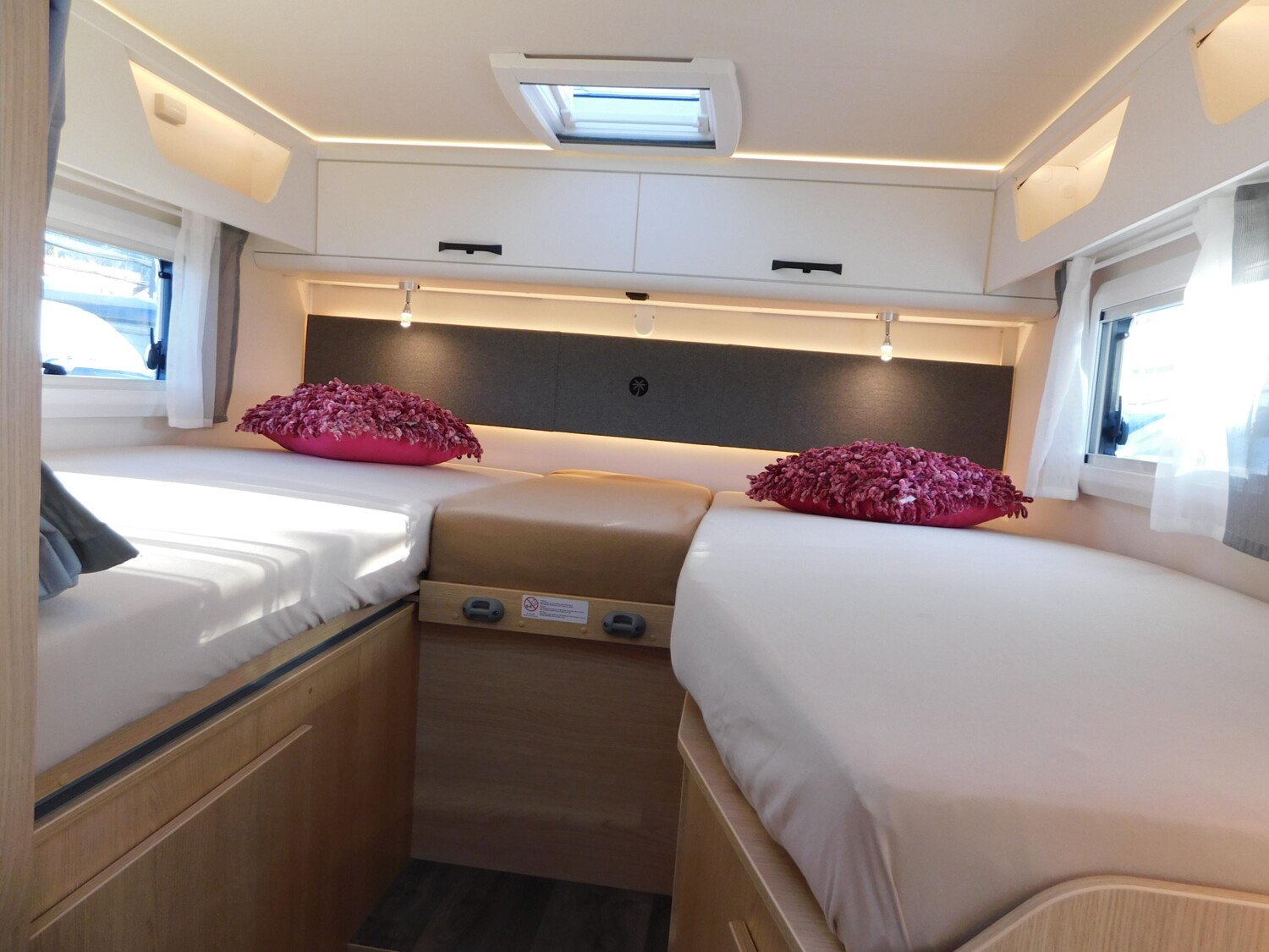 Sunlight Adventure T Ford 670S 12-Zoll-Navi, ACC, Hubbett - Bild 15