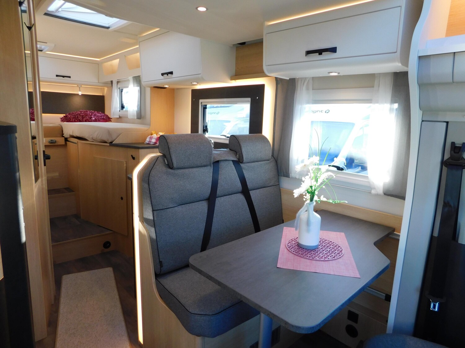 Sunlight Adventure T Ford 670S 12-Zoll-Navi, ACC, Hubbett - Bild 8