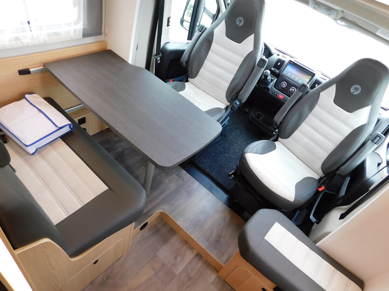 Sunlight Adventure T 67S TV-Paket, Navi+RFK, Hubbett - Bild 10