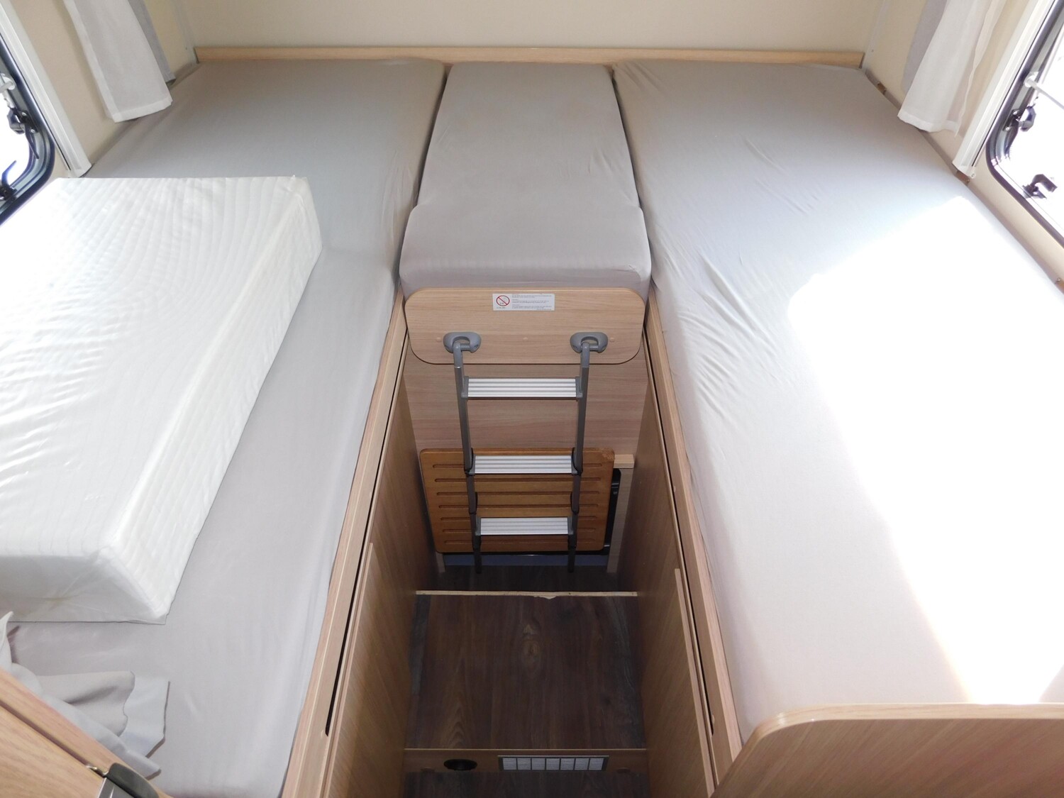 Sunlight T 68 Hubbett,Markise,SAT-Anlage,Klimaanlage - Bild 17