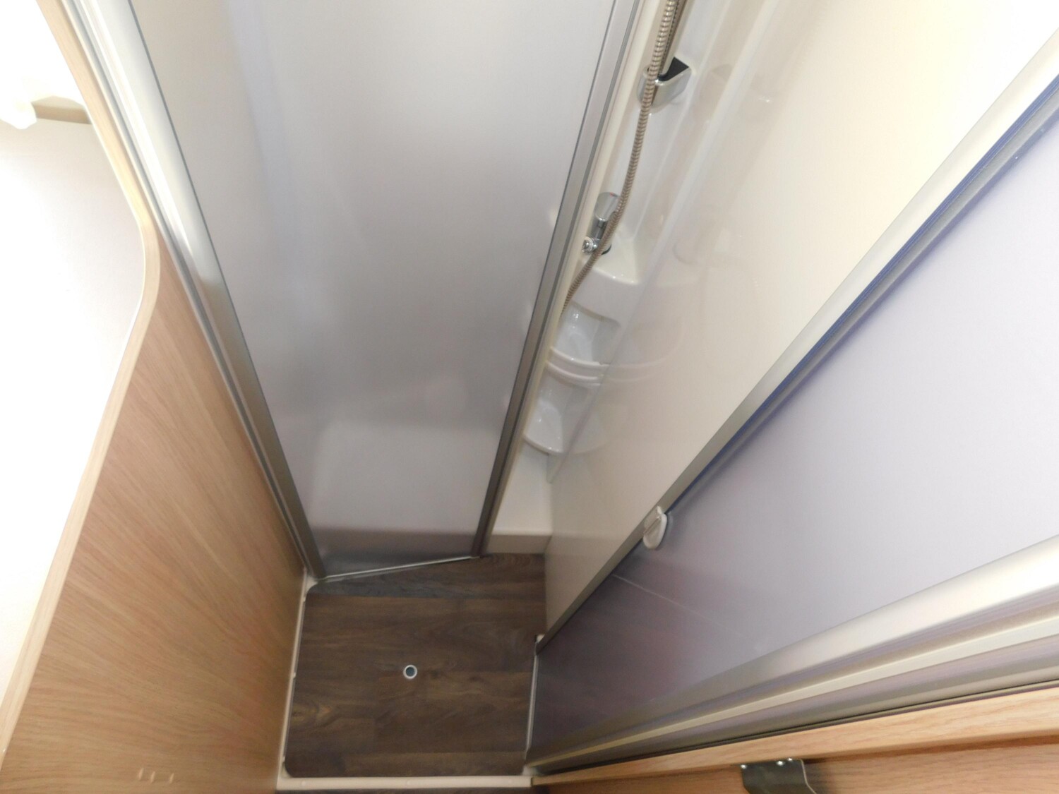 Sunlight T 68 Hubbett,Markise,SAT-Anlage,Klimaanlage - Bild 22