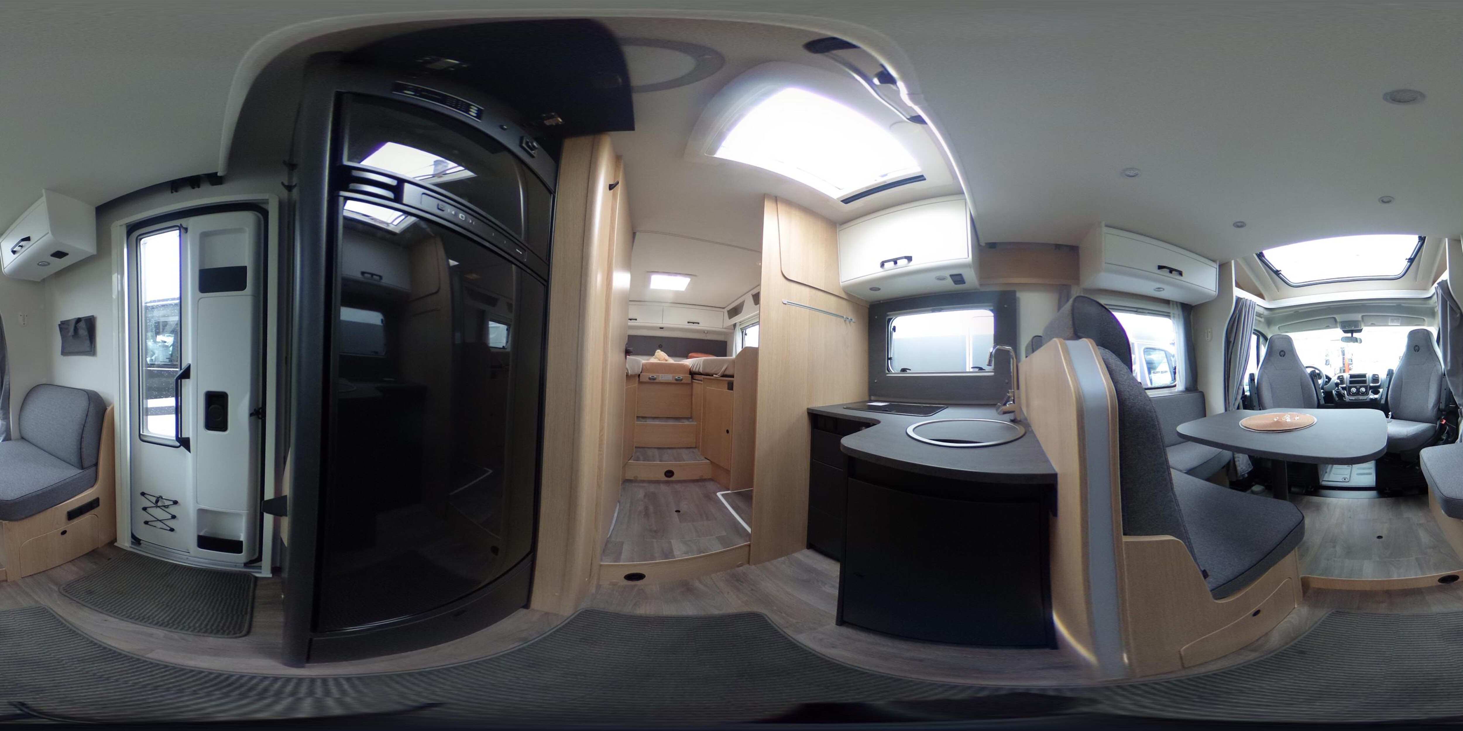 360° Ansicht Sunlight T 68 Navi/Kamera,Markise,Hubbett,AWTisoliert