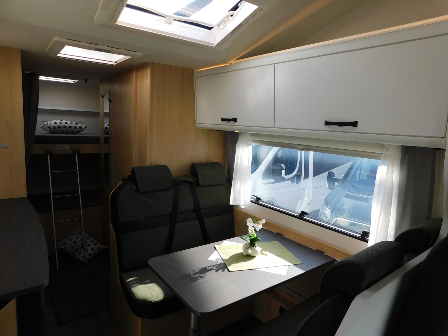 Sunlight A 68 8G-Automatik + 6 Sitzplätze ! - Bild 8