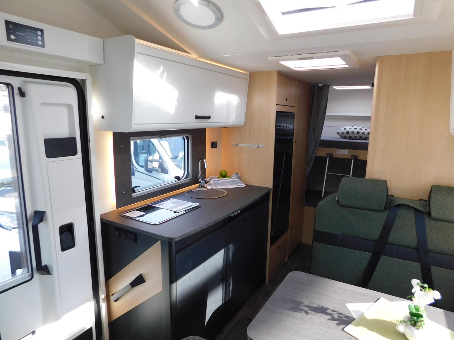 Sunlight A 68 8G-Automatik + 6 Sitzplätze ! - Bild 9