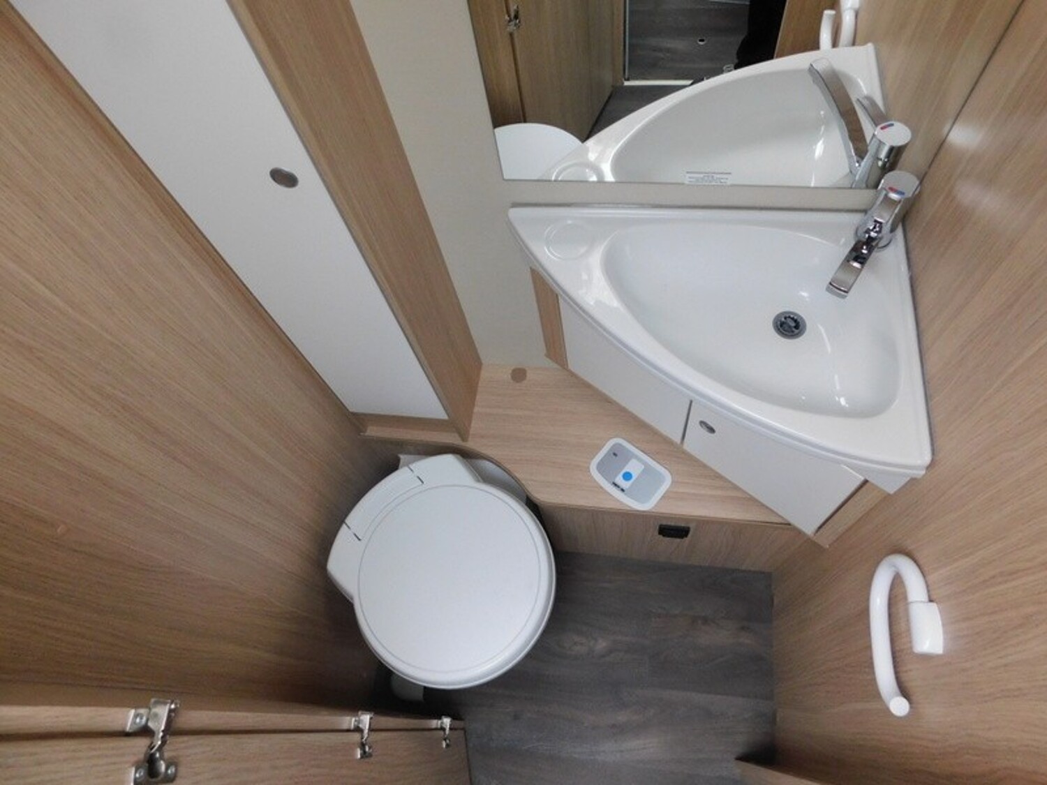 Sunlight T 69 S Hydraulik-Stützen HY 4, Navi+RFK, SAT+TV - Bild 13