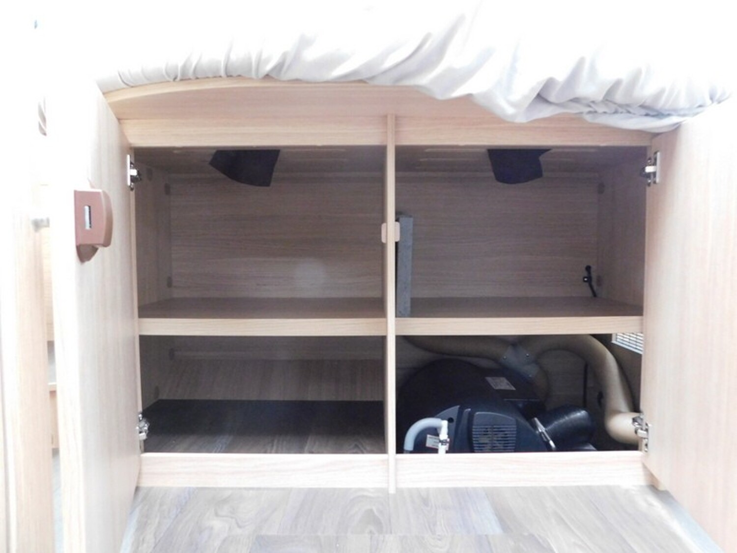 Sunlight T 69 S Hydraulik-Stützen HY 4, Navi+RFK, SAT+TV - Bild 16