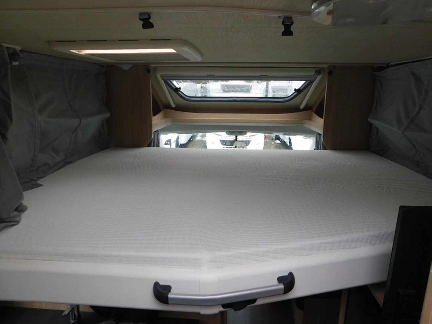 Sunlight T 69 S Hydraulik-Stützen HY 4, Navi+RFK, SAT+TV - Bild 18