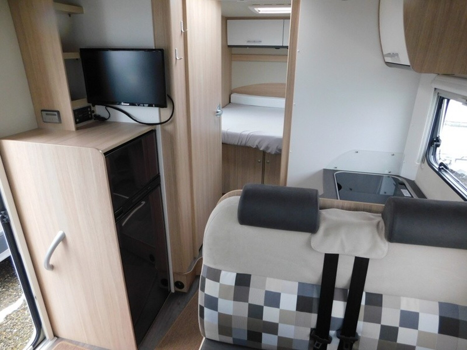 Sunlight T 69 S Hydraulik-Stützen HY 4, Navi+RFK, SAT+TV - Bild 9