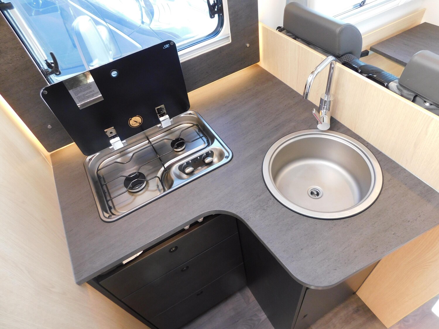 Sunlight Adventure T Ford 690L Luftfeder, Klima, Hubbett - Sunlight Reisemobil 2024 - Bild 12 Sunlight Adventure T Ford 690L Luftfeder, Klima, Hubbett - Bild 12