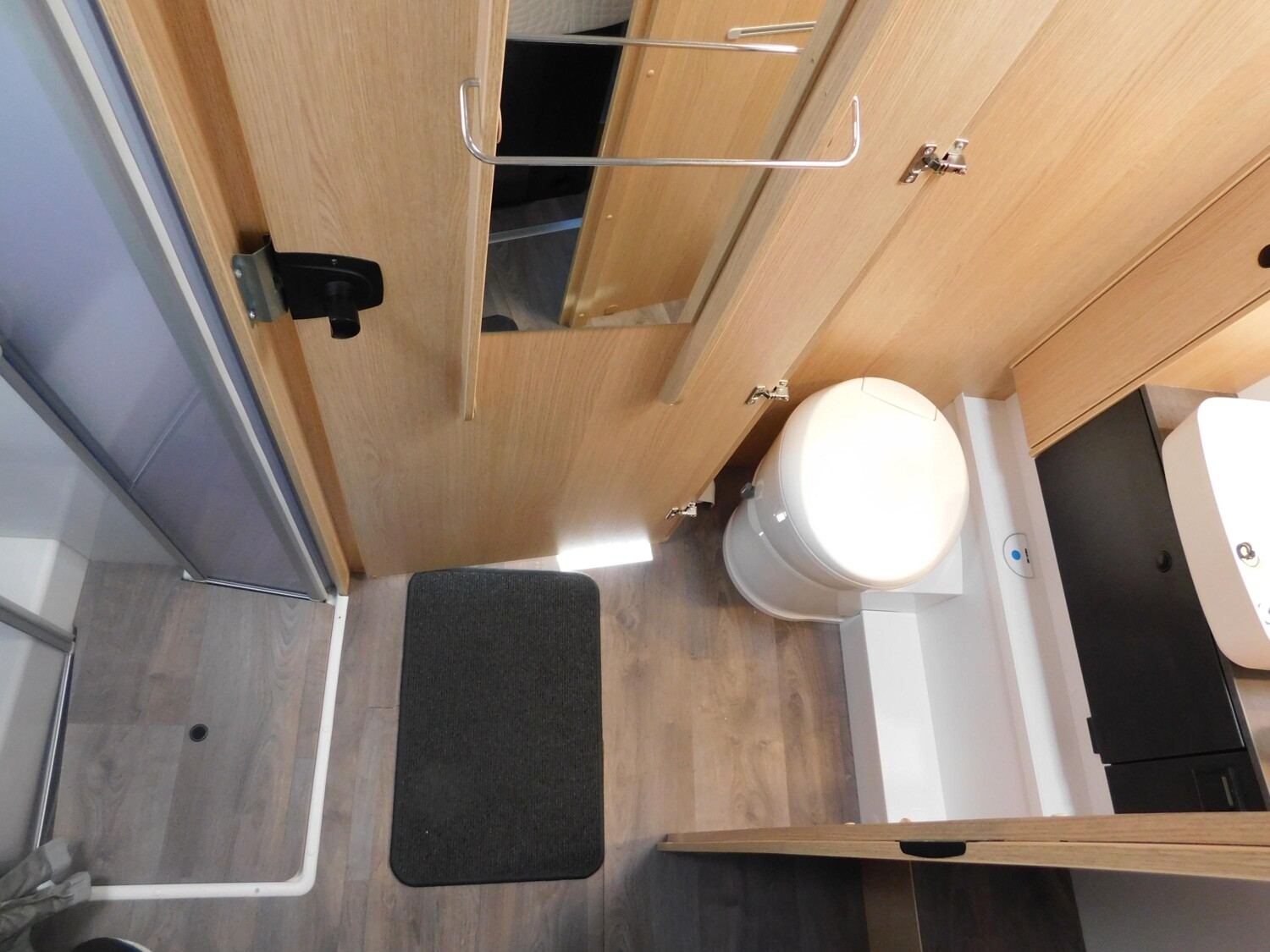 Sunlight Adventure T Ford 690L Luftfeder, Klima, Hubbett - Sunlight Reisemobil 2024 - Bild 16 Sunlight Adventure T Ford 690L Luftfeder, Klima, Hubbett - Bild 16