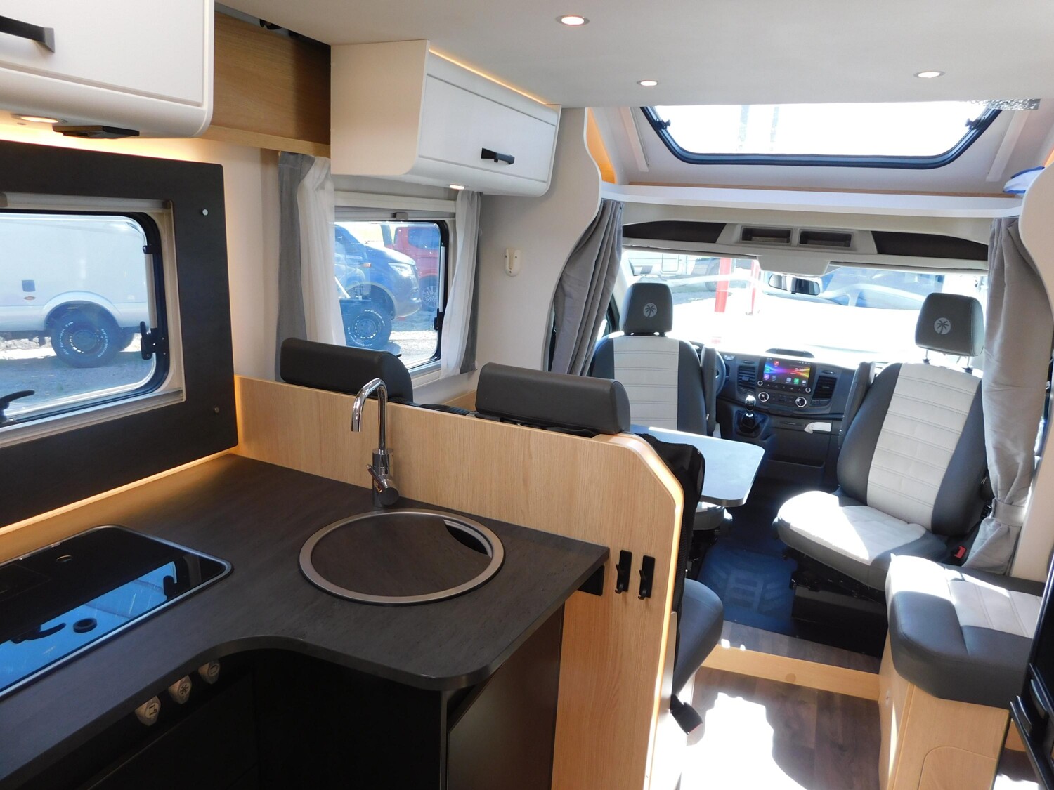 Sunlight Adventure T Ford 690L Luftfeder, Klima, Hubbett - Sunlight Reisemobil 2024 - Bild 9 Sunlight Adventure T Ford 690L Luftfeder, Klima, Hubbett - Bild 9