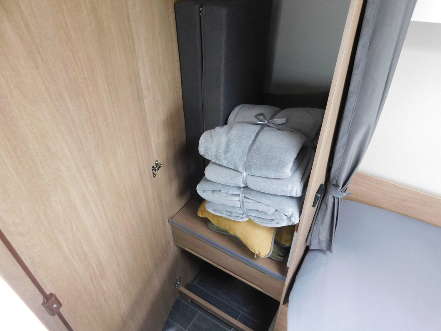 Tabbert Senara 400 QD 2.3 Licht / Premium Interieur Pake - Bild 12