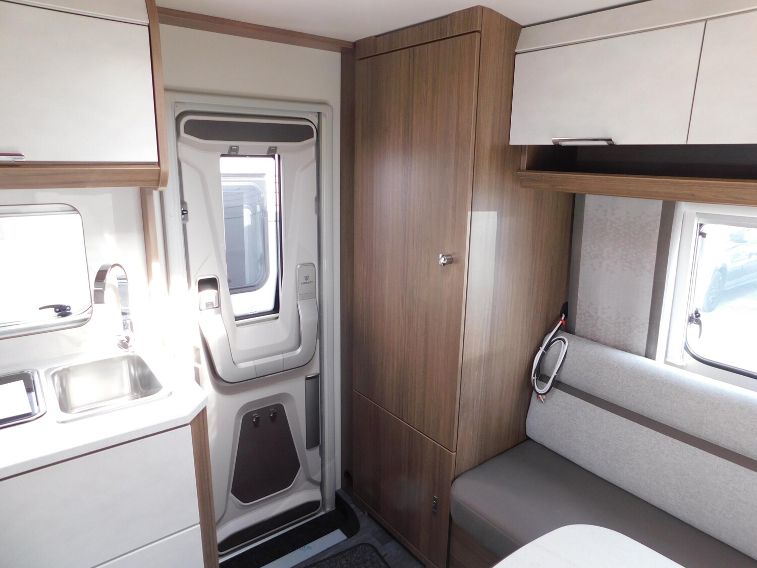 Tabbert Cazadora 420 QD 2.3 Interieur-Paket + Bugfenster - Bild 7