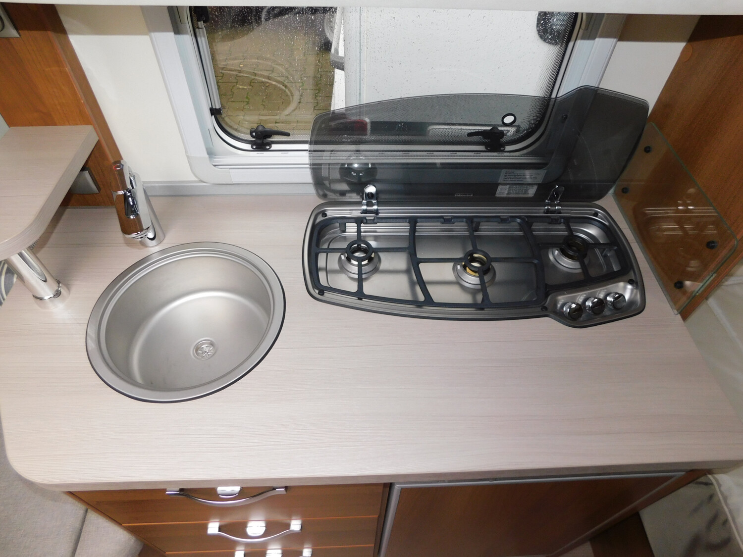 Tabbert Da Vinci 450 TD ATC, TV Halter, Dachreling, Gasaußendose - Bild 10