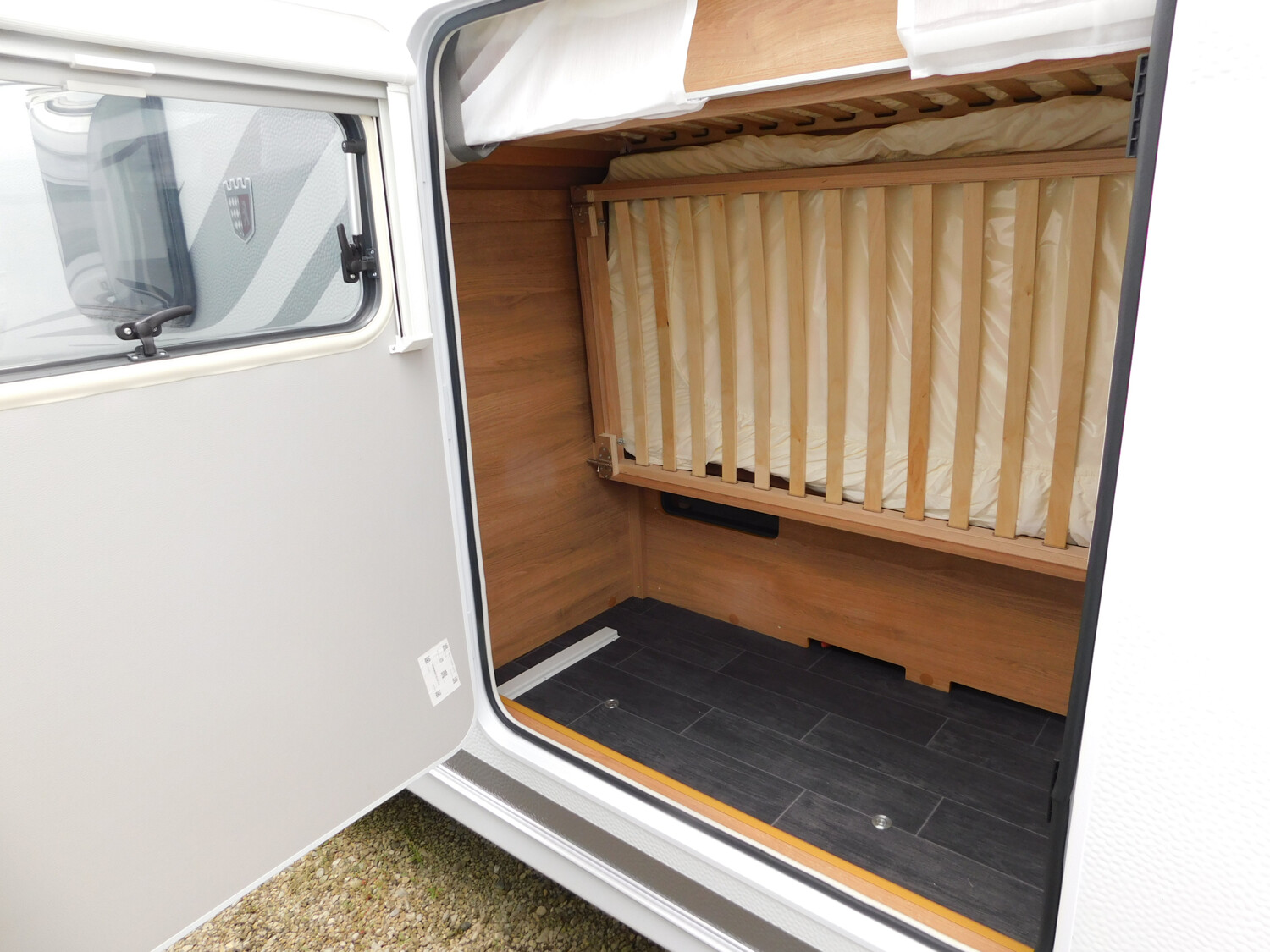 Tabbert Da Vinci 500 KD Außenklappe Stockbett + 2T Achse - Bild 5