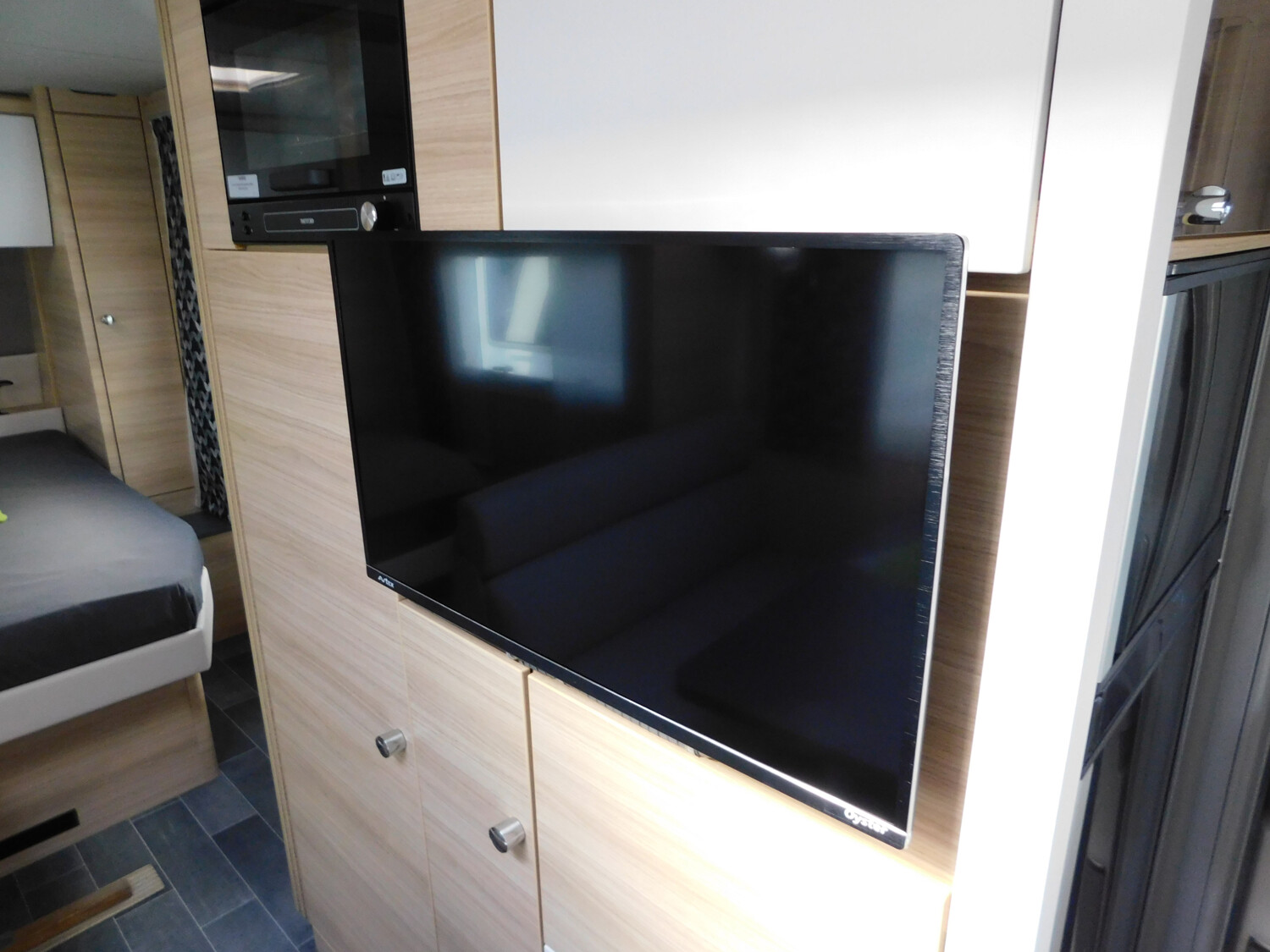 Tabbert Vivaldi 550 DF 2.5 2000Kg,32 Zoll TV,elektr. Fuß - Bild 11