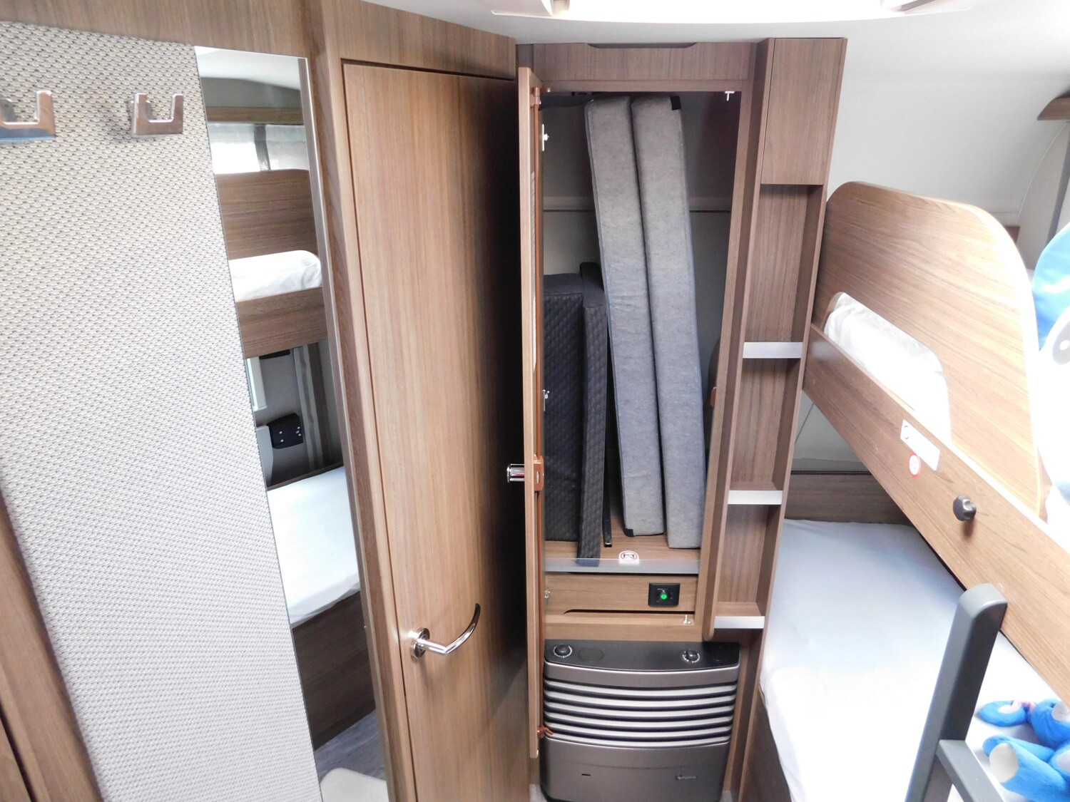 Tabbert Cazadora 550 DMK 2.5 mit Komfortdusche - Bild 12