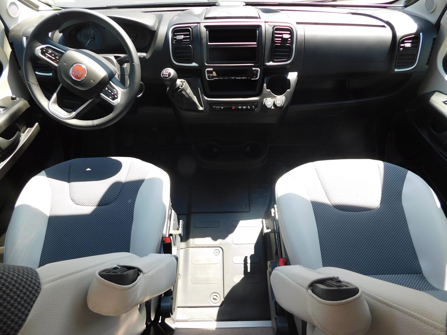 VANTourer 600 L Fiat 140 PS 6m Längsbetten + Dieselheizung - Bild 15
