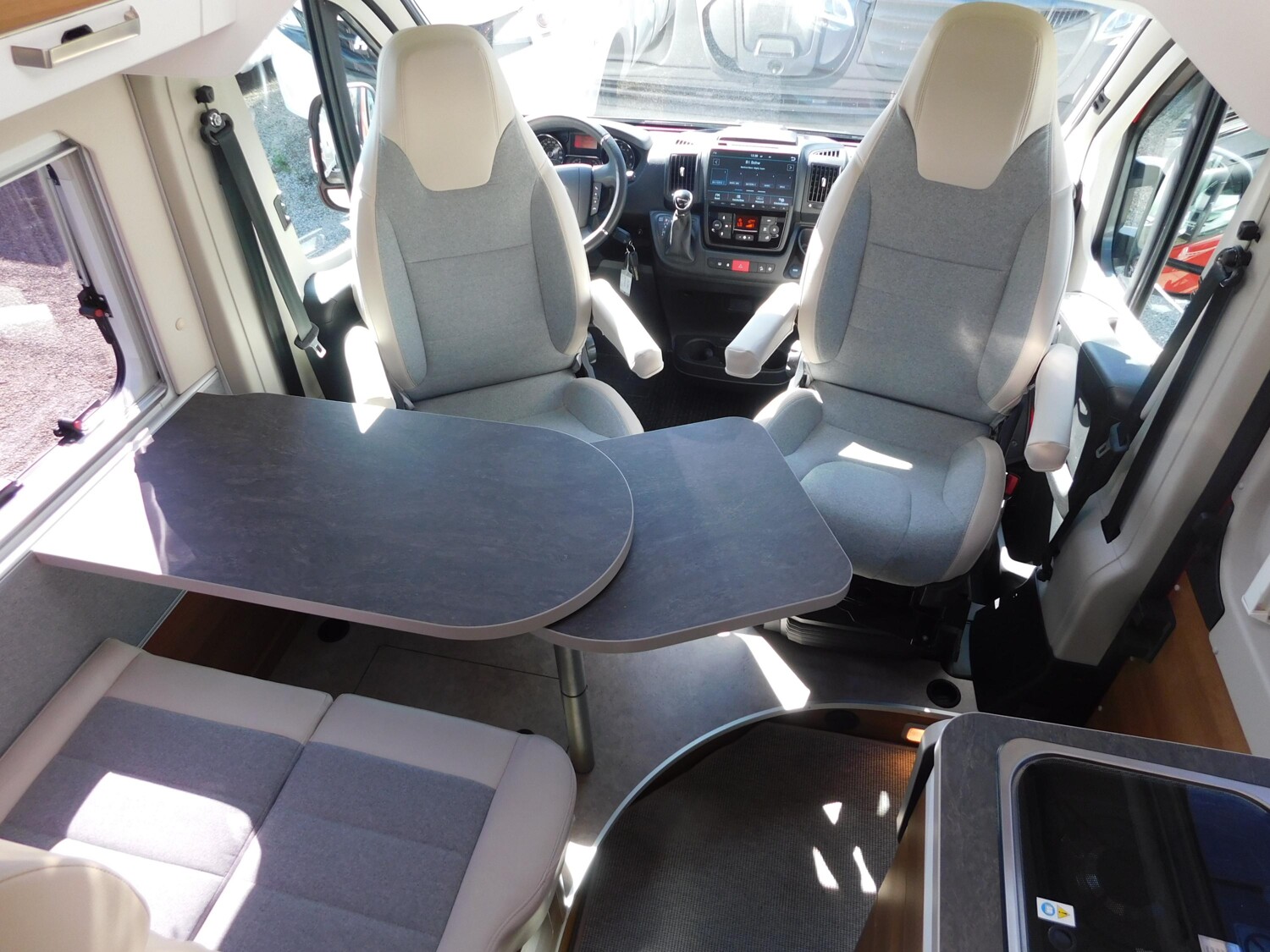 VANTourer 630 L K250L sehr gute Ausstattung - Bild 12