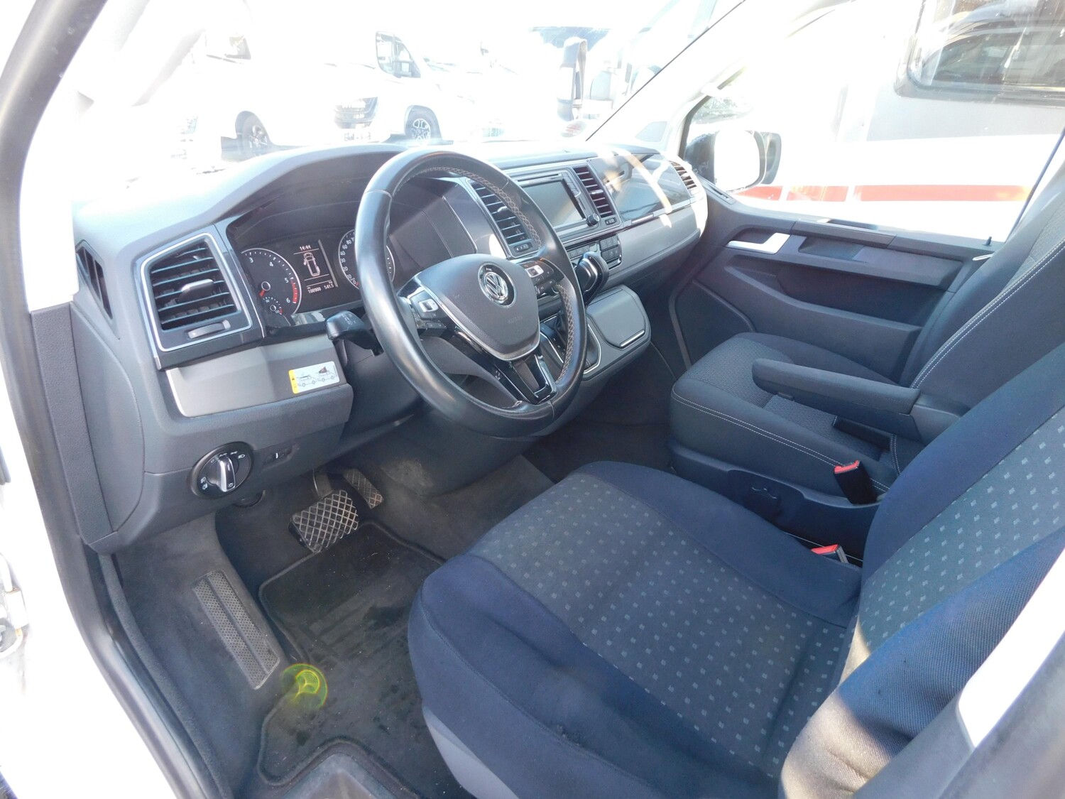 Volkswagen California T6 Beach Edition Allrad - Bild 16