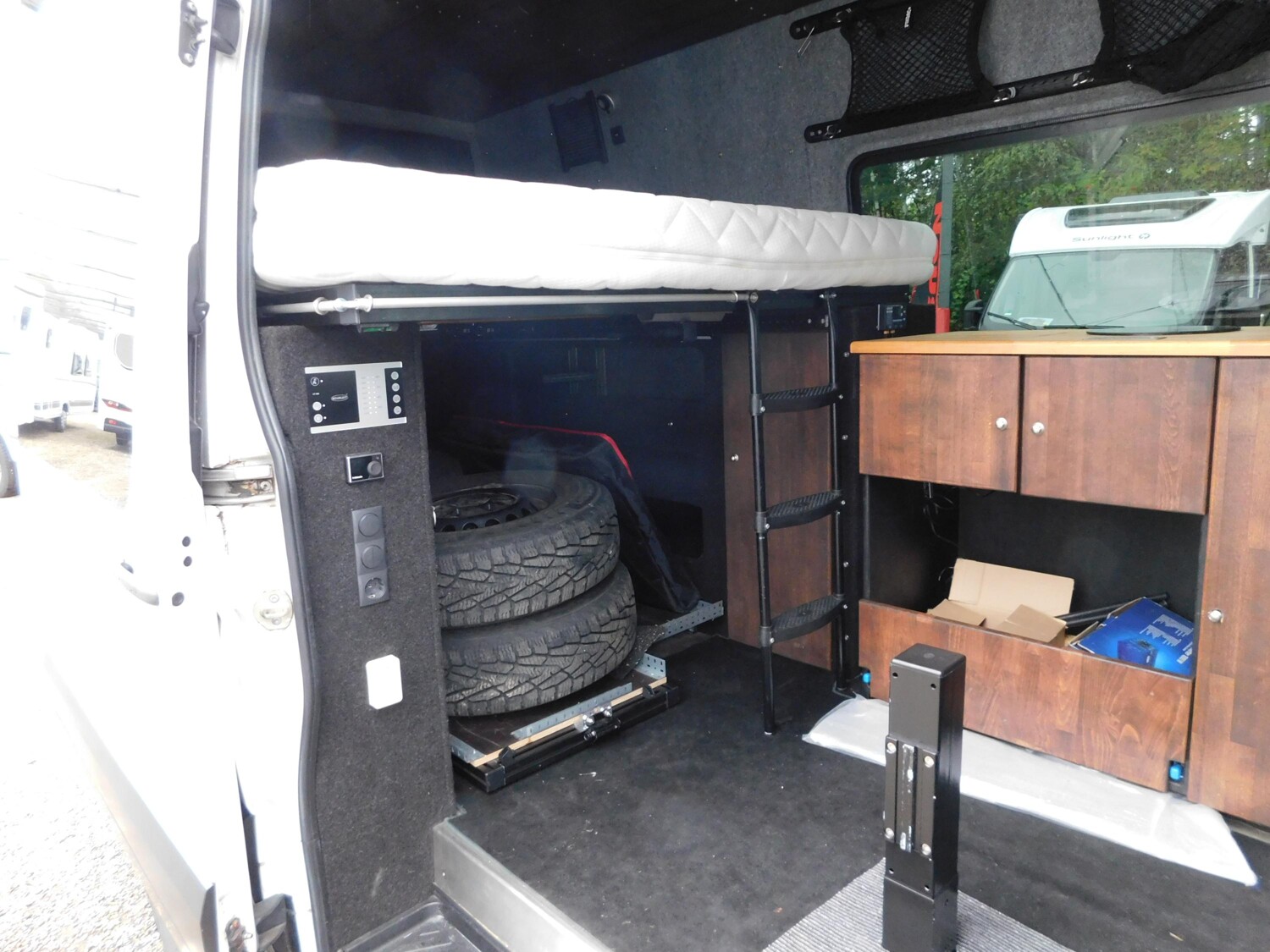Volkswagen Sonstige Crafter "Wacken-Edition" Selbstausbau - Bild 10